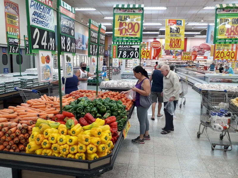 Produtos alimentícios estão entre os que tiveram mais aumento nos preços