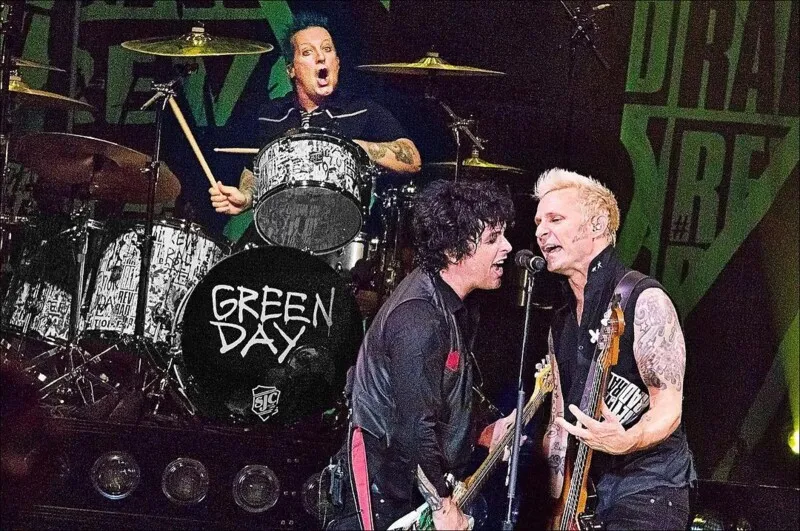 Green Day encerra o Palco Mundo nesta sexta-feira (9).