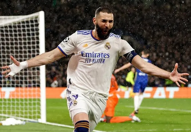 Benzema da show e marca um hat trick
