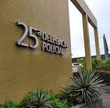 O registro desta ocorrência foi feito na 25ª DP (Engenho Novo)