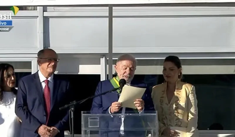 Presidente discursou no parlatório do Planalto