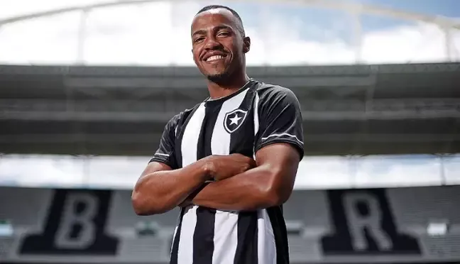 Atleta estava no Atlético-GO, onde fez boa temporada em 2022 e marcou dez gols