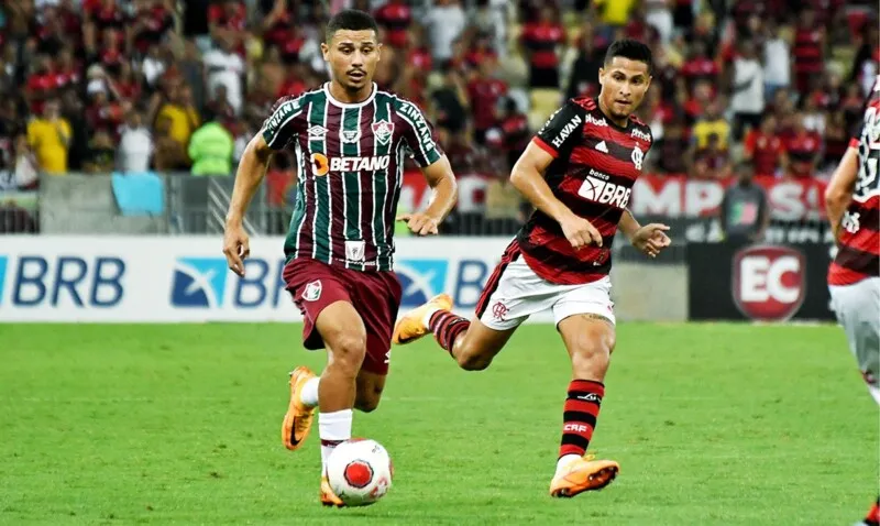 Flamengo e Fluminense duelam pelo Brasileirão