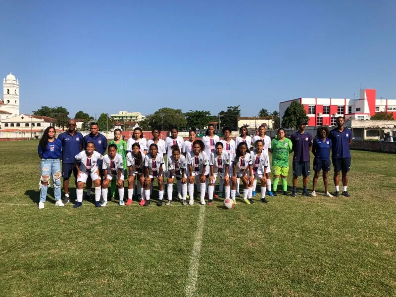 O time feminino sub-18 jogou no campo do Esporte Clube Maricá e bateu o Barcelona por 2 a 1 no domingo (28/08)