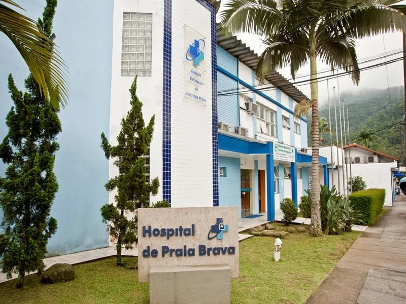 Dois dos feridos foram socorridos ao Hospital de Praia Brava, também em Angra dos Reis