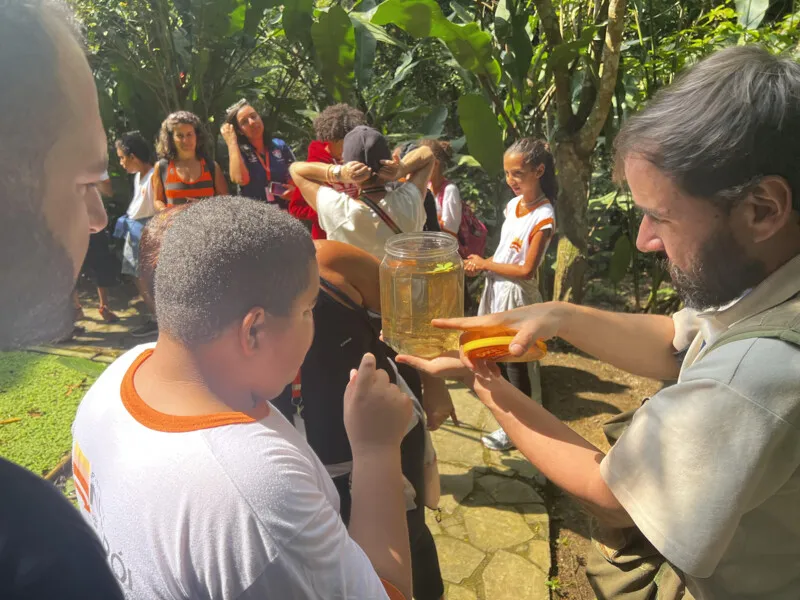 Houve passeio de conscientização