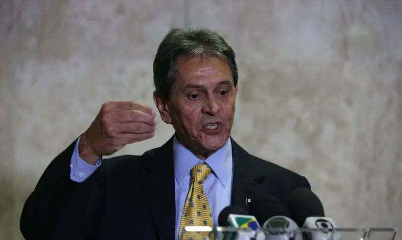 Objetivo do candidato é ampliar o número de alternativas à direita
