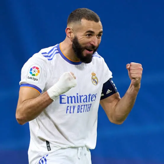 Benzema marcou o gol da classificação do Real Madrid