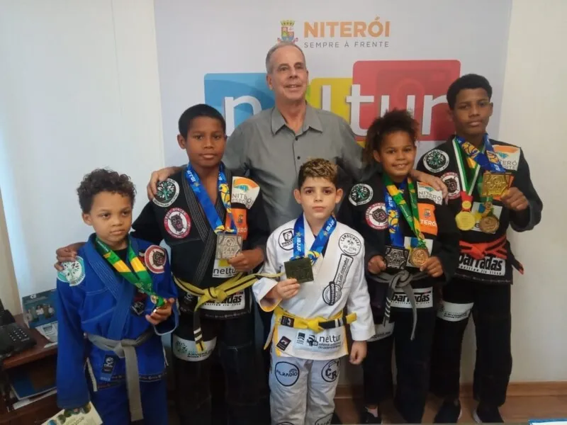 Jovens estão participando de competições no exterior
