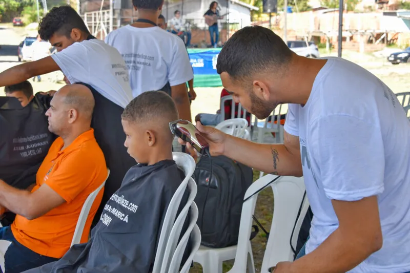 Durante a manhã ainda serão oferecidos o serviço de Saúde Bucal, corte de cabelo (crianças somente com autorização do responsável)