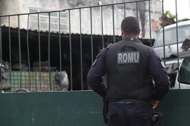 O proprietário do estabelecimento foi intimado a suspender as atividades devido ao Cadastro Nacional da Pessoa Jurídica (CNPJ) estar inativo desde 2019