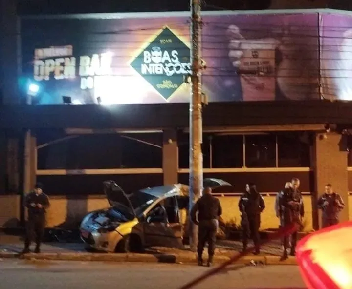 Acidente aconteceu por volta das 4 horas