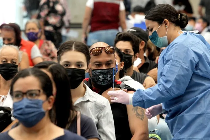 Secretarias de saúde de 26 estados do País contabilizaram mais de 1,1 milhões de vacinados ontem (04)
