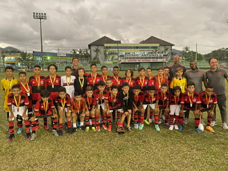 Ex-jogadores Fernando e Edu Coimbra estavam presentes na festa de comemoração