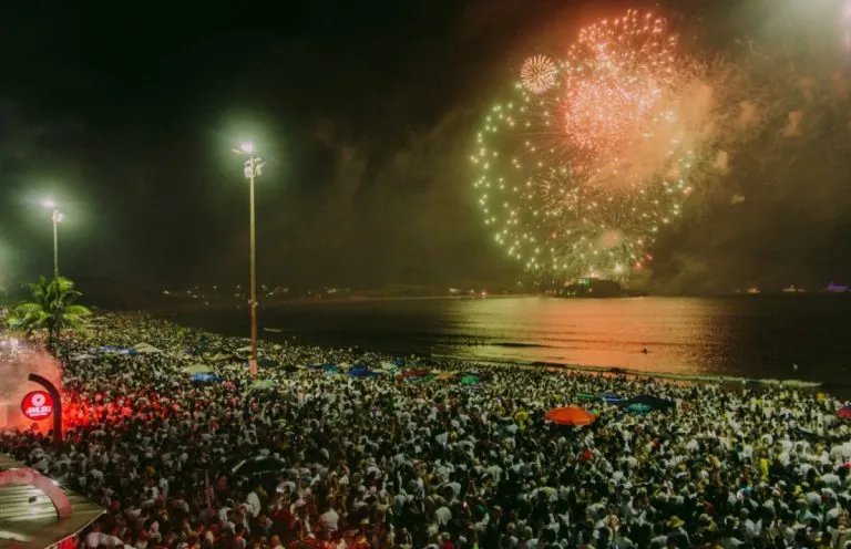 Para garantir a fluidez no trânsito durante o período do Réveillon, a circulação de veículos de turismo dentro do município de Cabo Frio, vindos de outras cidades, estará proibida