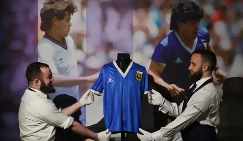 A camisa bateu o recorde de itens de futebol vendidos em leilões