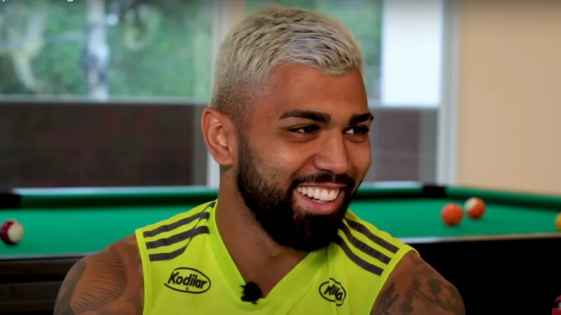 Gabigol levou cartão amarelo por lance polêmico julgado nesta quinta (29/09)