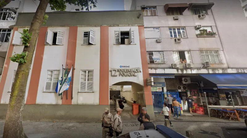 Jovem foi investigado e encontrado por oficiais 12ª DP (Copacabana)