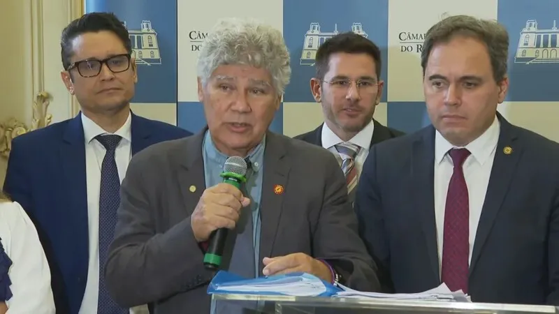 Chico Alencar concorre a uma vaga de Deputado Federal em outubro