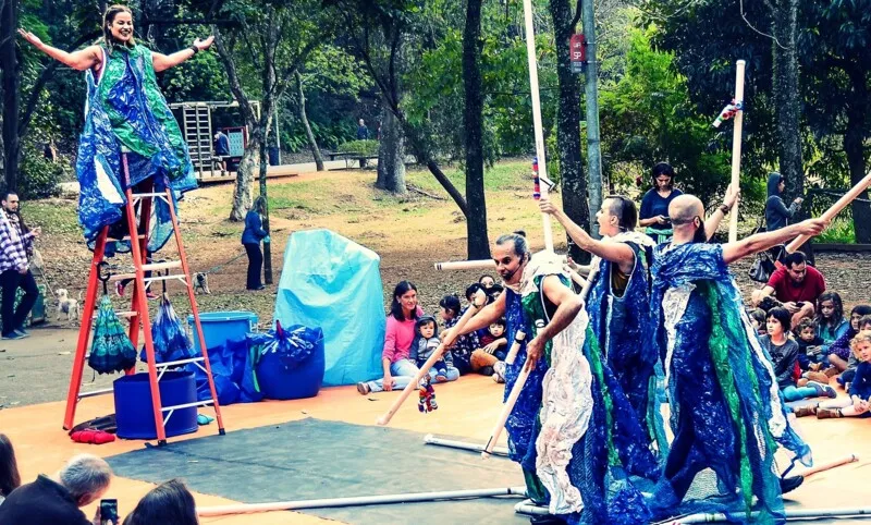 Cia da Tribo leva a peça teatral Água doce para o Rio de Janeiro pela primeira vez