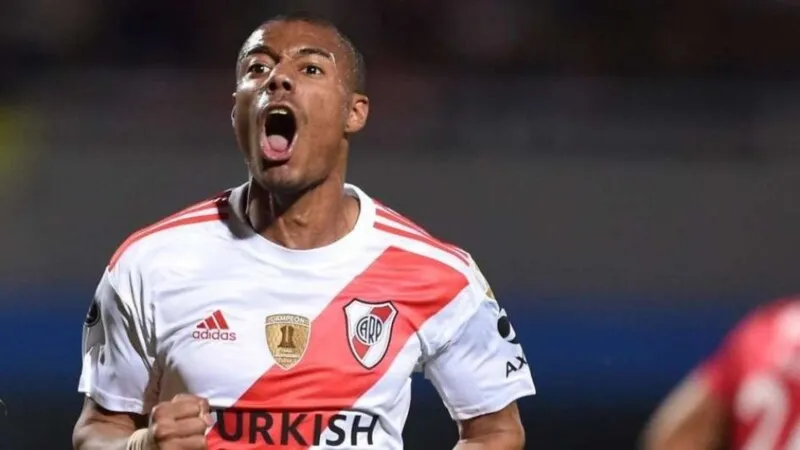Uruguaio ficará sem contrato no fim do ano
