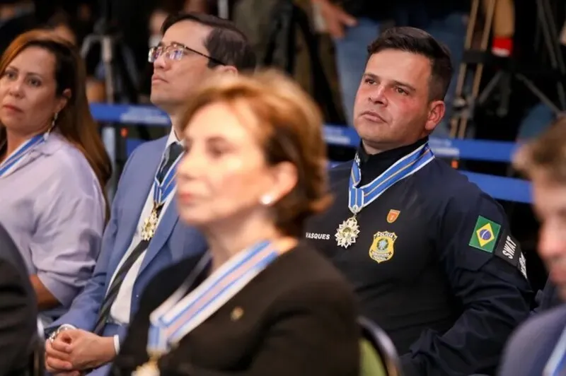 Nesse momento Vasques está de férias