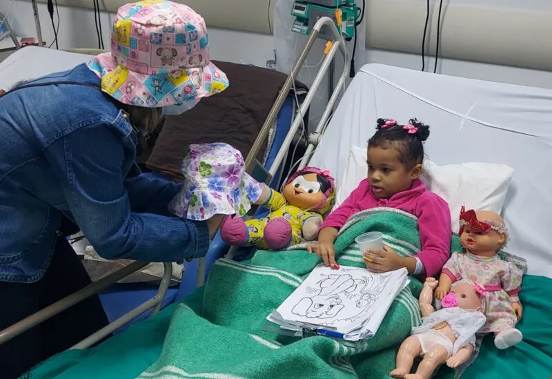 Outra remessa de toucas e chapéus está sendo confeccionada