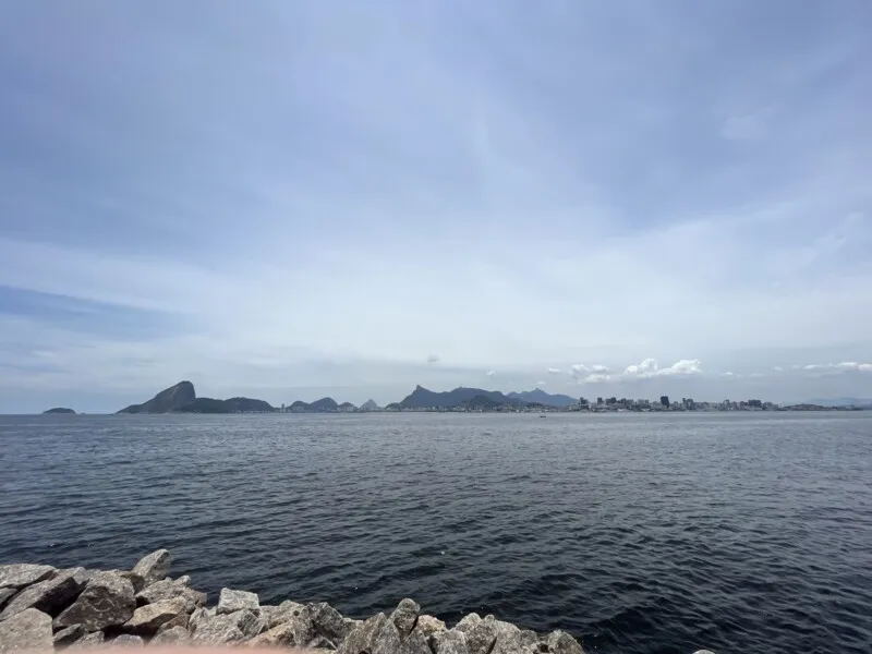 Dias devem ter sol entre muitas nuvens