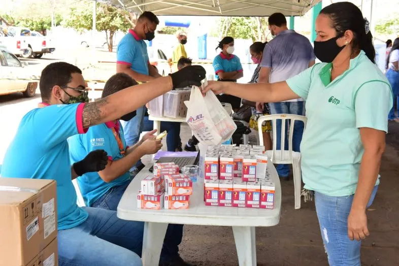 Clientes poderão participar de palestras e oficinas e trocar até duas lâmpadas incandescentes ou fluorescentes por modelo LED