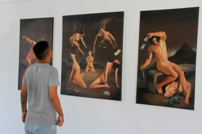 Exposição de quadros fica disponível para visitação até o fim do mês