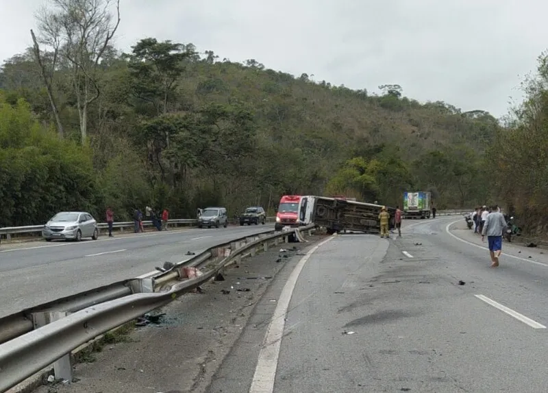 Acidente ocorreu por volta das 07h35