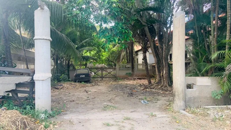 A desobstrução foi feita na Rua 03, no entroncamento com a Rua Capitão Mello, e contou com ação de limpeza, retirando resíduos estruturais e folhas do local