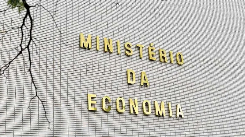 Produtos como arroz, feijão, carne e massas fazem parte da lista