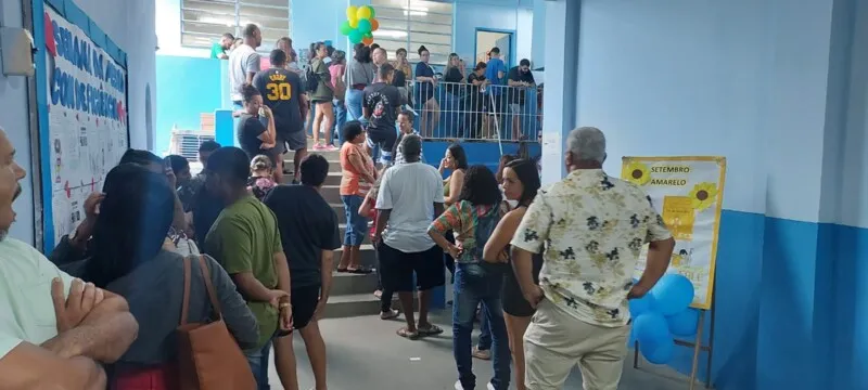 As filas na Escola Municipal Duque estrada, no Galo Branco, irritaram os eleitores