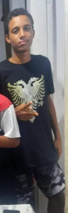 Pessoas com informações sobre o paradeiro do menino podem entrar em contato com a família através do número (21) 977316968