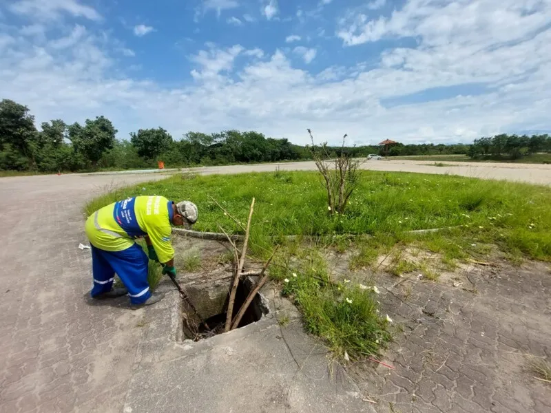 Espaço tem recebido limpeza e capina, mas nada de obras
