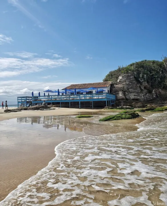 A cabana foi construída há 70 anos por Pedro José dos Anjos para ser um abrigo de pescadores