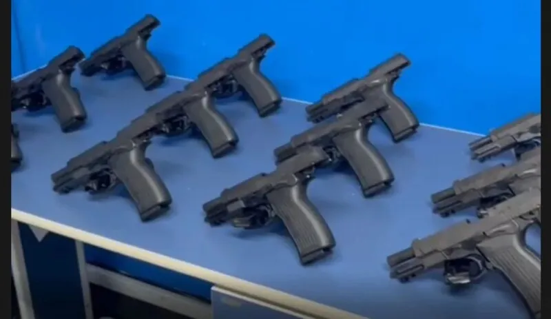 Polícia apreende 12 pistolas na Rodoviária Novo Rio