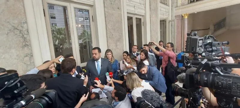 Cláudio Castro foi reeleito no primeiro turno para o governo do Rio