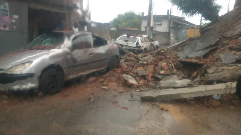 Deslizamento no Porto da Madama foi uma das sete ocorrências ligadas a chuva registradas no município até o início da tarde desta sexta (06/01)