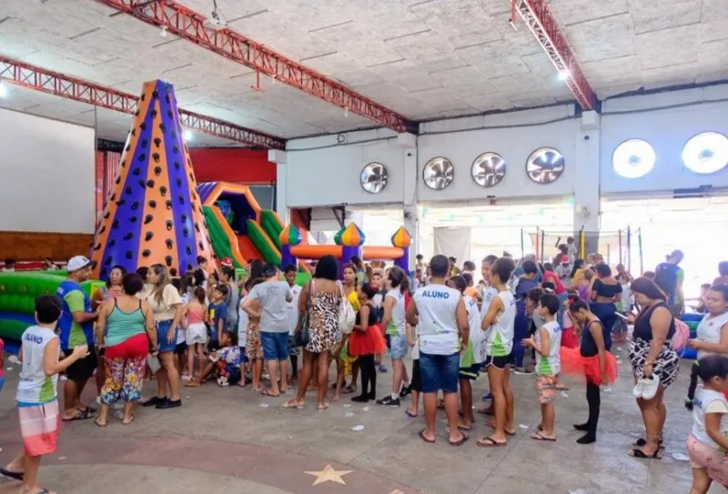 Evento contou com brinquedos para as crianças