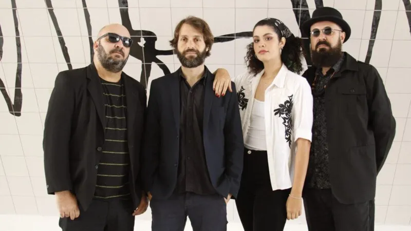 Banda Flores de Plástico, uma banda de Folk e Rock