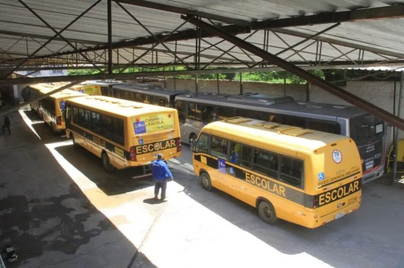 Ônibus escolares também estão passando por reformas