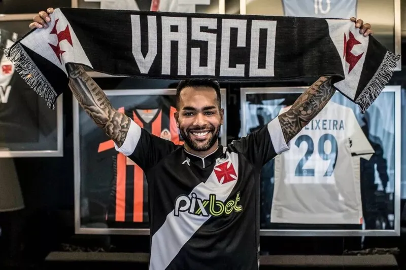 Jogador ficou 12 anos fora do Brasil