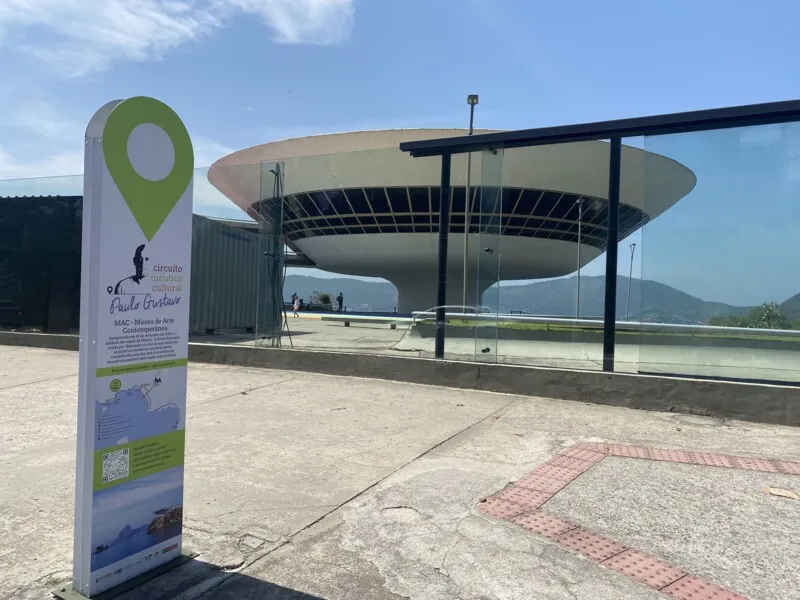 Circuito Turístico Cultural Paulo Gustavo reúne depoimentos e vídeos de Paulo Gustavo em 8 totens espalhados pela cidade.