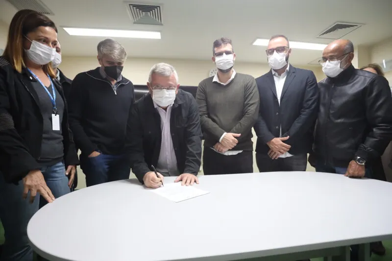 Decreto foi assinado pelo prefeito de Niterói, Axel Grael, nesta quinta-feira (29)