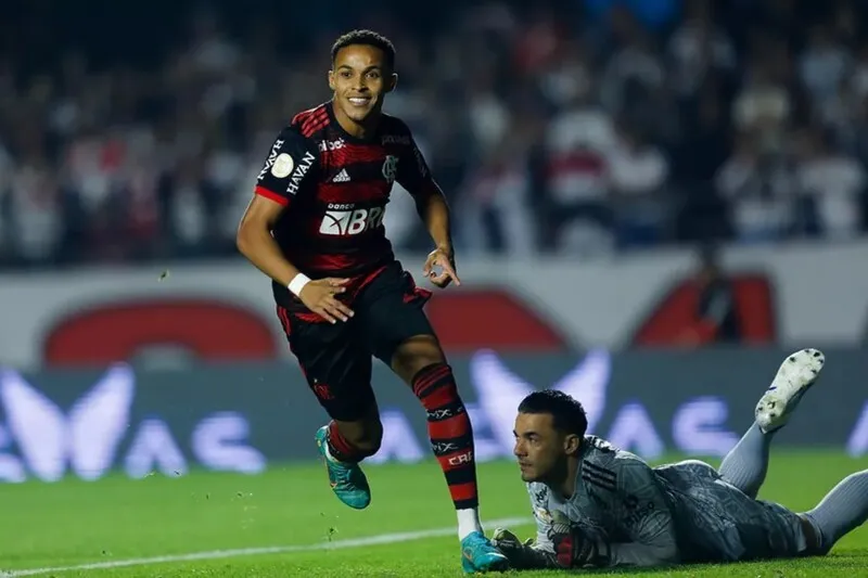Lázaro marcou oito gols nesta temporada