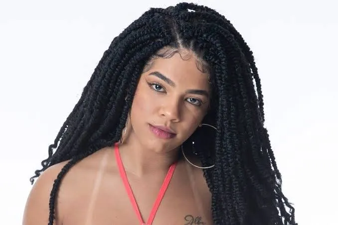 Atriz e cantora foi expulsa do BBB22 por agressão