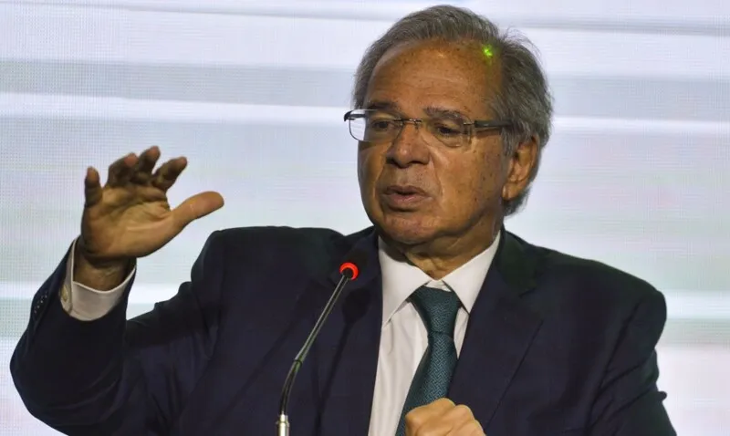 Ministro Paulo Guedes afirma que desemprego cairá para 8% antes do fim do ano