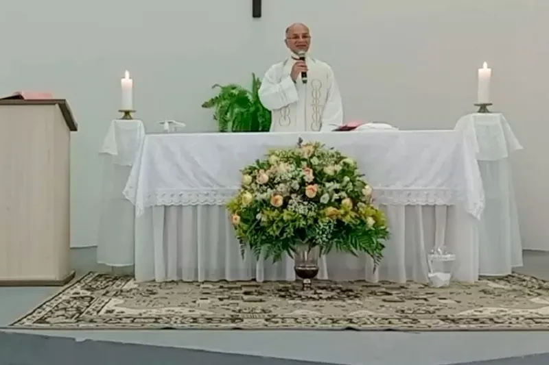 Missa é interrompida, no Paraná, após eleitores de Jair Bolsonaro iniciarem discussão por suposta apologia a Lula durante cerimônia